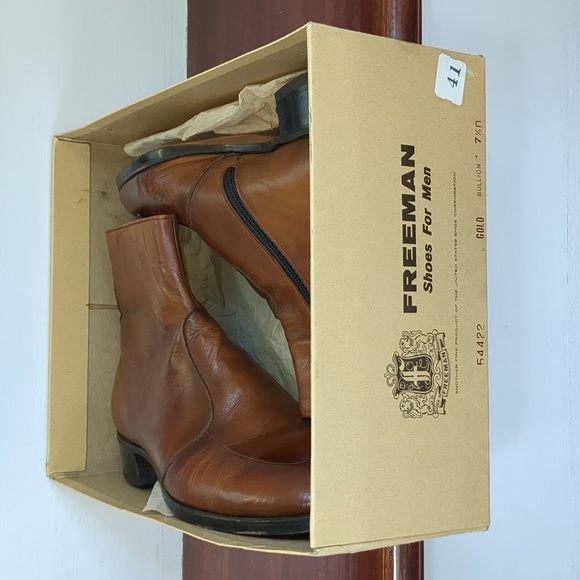 VINTAGE MEN'S "FREEMAN" BROWN LEATHER ANKLE BOOTS SIZE 7 1/2 - Picture 15 of 16